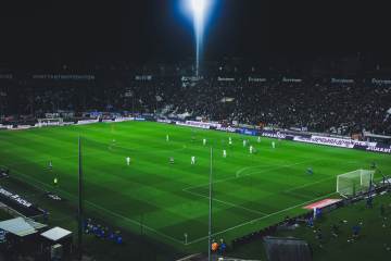 2026美加墨世界杯转播权谈判僵持，央视与FIFA报价差距显著（配图示意）